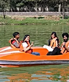 boating sanjay jheel
sanjay lake boating 
eod boating mayur vihar
eod mayur vihar boating
