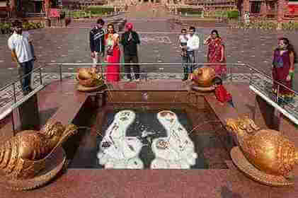Swaminarayan Akshardham Delhi 
Swaminarayan Charnarvind Holy footprint 