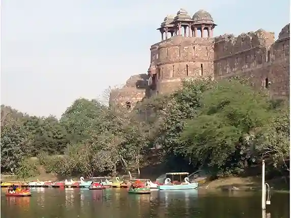 Purana Qila Delhi boating