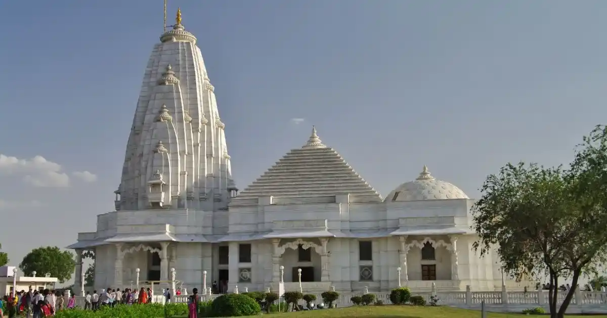 Birla Mandir Jaipur: Ticket Price, Timings, Photos, Aarti Timings, History, Nearest Metro Station, Opening Time, Images, Location, Closing Time, Entry Fee, Address, Contact Number & Location 2024